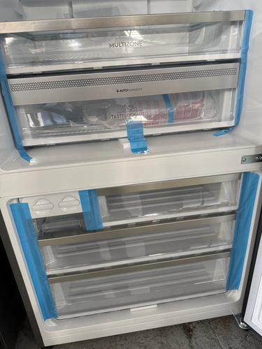 Factory second Electrolux 496L Ultimate Taste 500 Bottom Mount Refrigerator Matte Black EBE5002BD-R - Second Hand Appliances Geebung